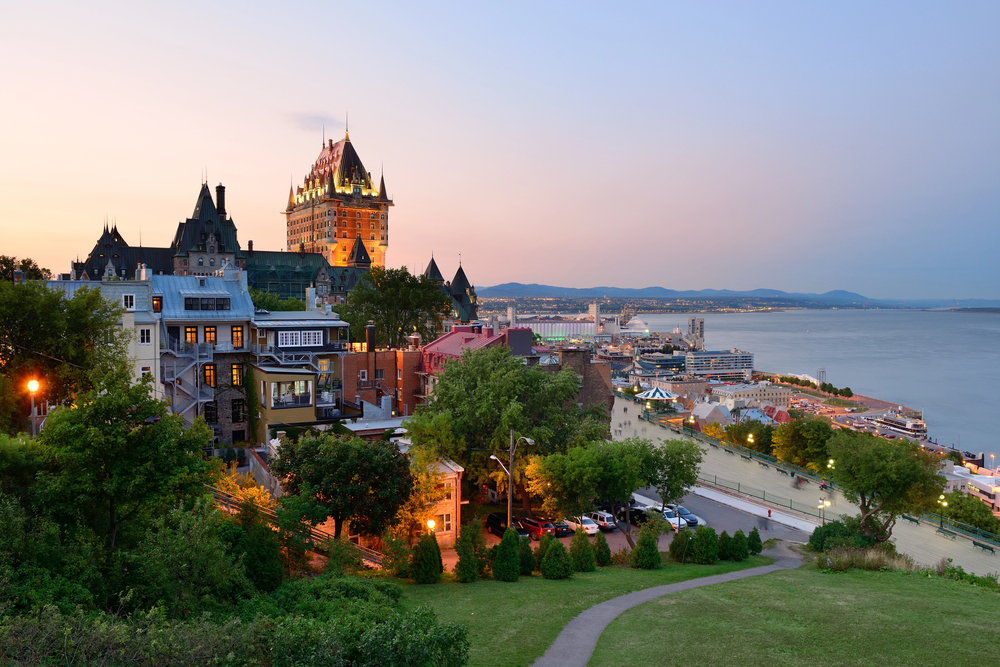 MONTRÉAL - QUÉBEC AREA (265 Km 2h40)